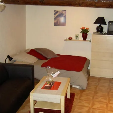 Studio Au Coeur Du Vieil 5 Mn Des Plages Apartment